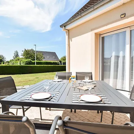 Beautiful Home In Blonville-Sur-Mer With Wifi *